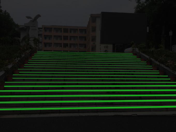 Escalier antidérapage de sécurité luminescente flairant pour le collège supérieur 4